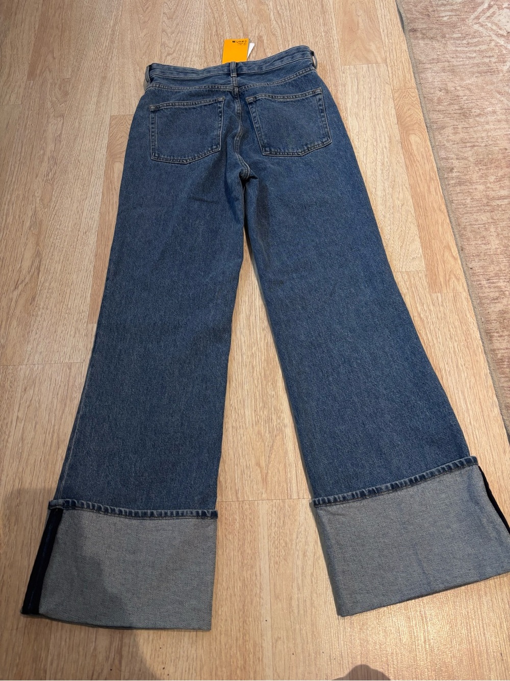H&M Wide-Leg Dark Blue Cuffed Jeans - Women size 6 NWT - Picture 4 of 4